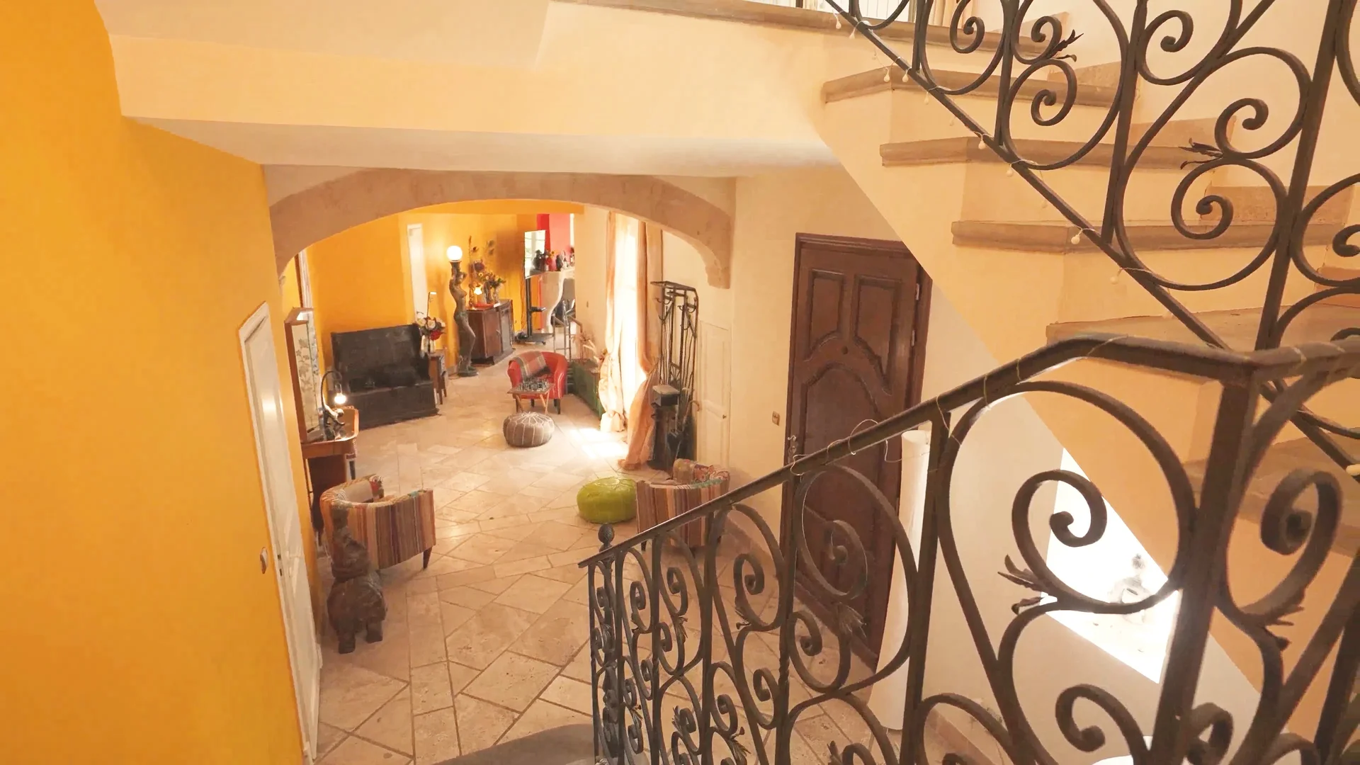 le salon de la chambre d'hôtes à Nîmes